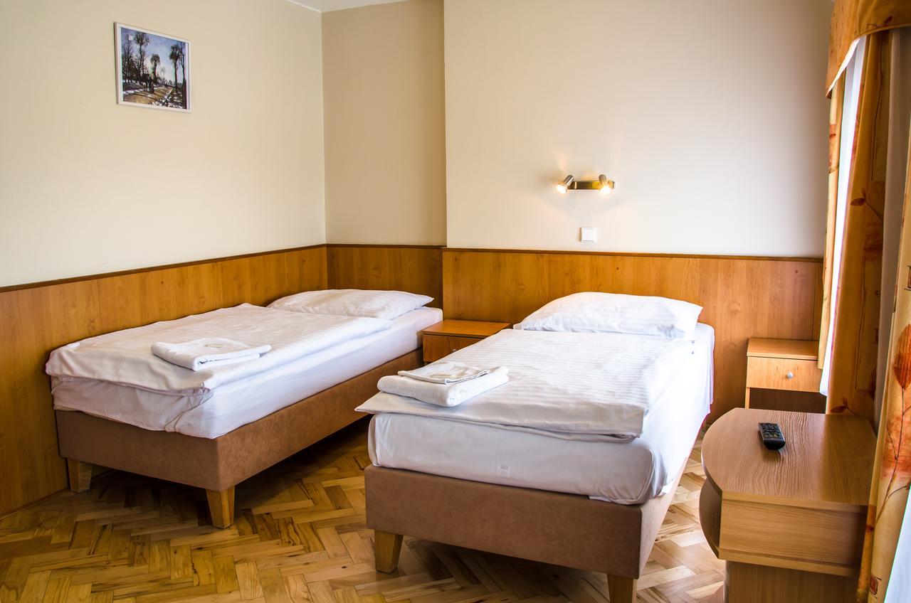 Hotel U Jezera Velky Osek Buitenkant foto